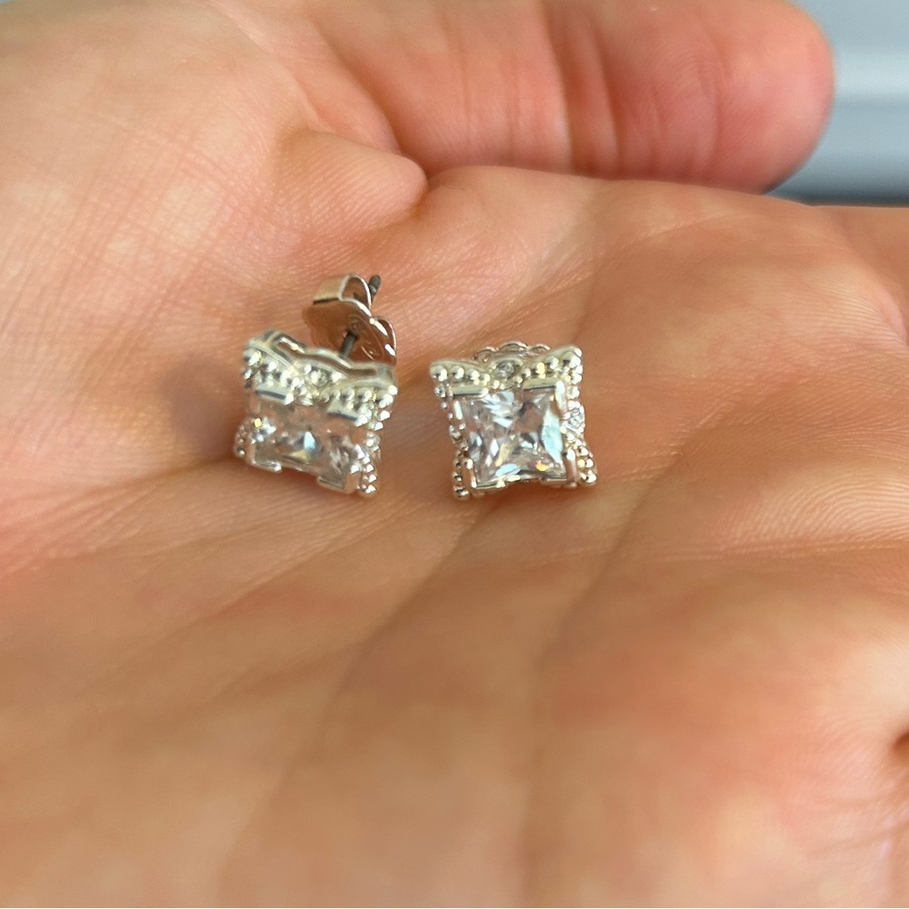 Cubic zirconia earrings